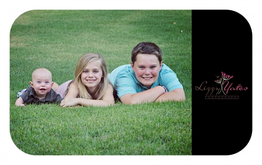 Beautiful family of three kinds photographed in Chenal