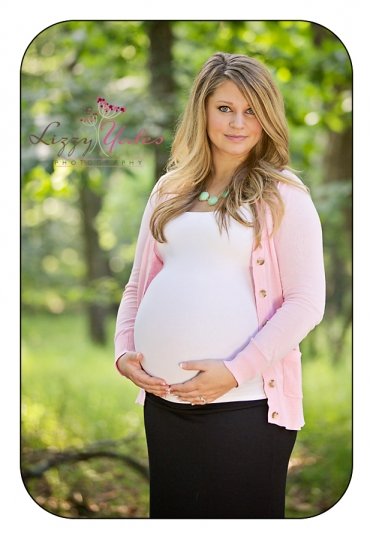 beautiful pictures of an expectant mom in little rock arkansas